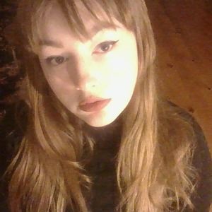 Meet your Posher, Emily-kate